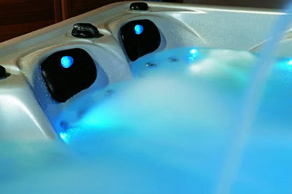 Sunrans 5 Person Hot Tub with TV