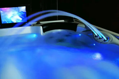 Sunrans 5 Person Hot Tub with TV